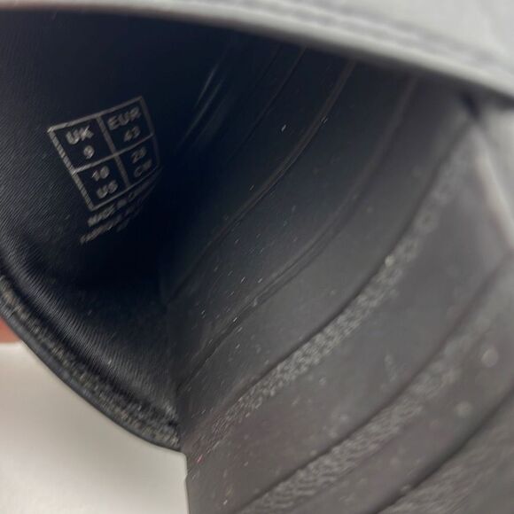 Puma slides- Men 10- Preowned - Picture 4 of 4